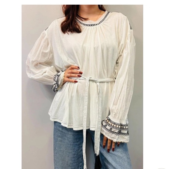 Free People Tops - FREE PEOPLE WOMENS EMBROIDERY ON HOLIDAY
TOP SMALL CREAM COLOR